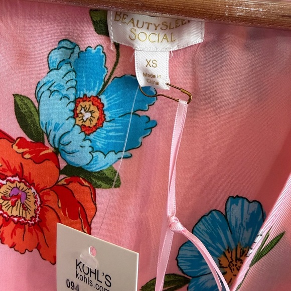 New with Tags size XS Floral Pink Women's Robe by Beauty Sleep Social. Rayon. - Picture 7 of 14